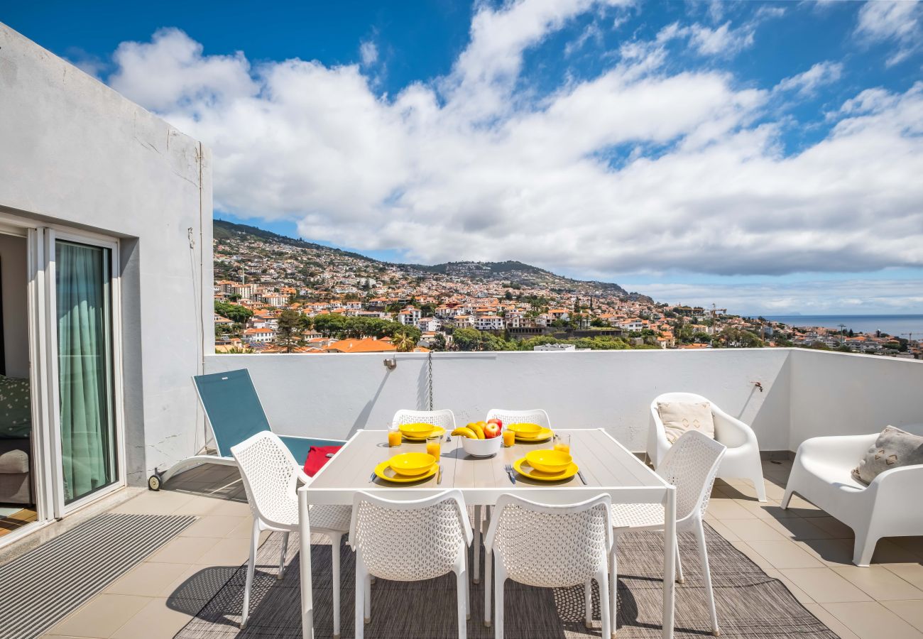 Apartment in Funchal - Rooftop Funchal - By WeHostMadeira