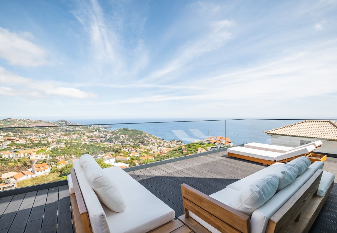 Villa in Câmara de Lobos - House of Cork and Ivy - By WeHostMadeira