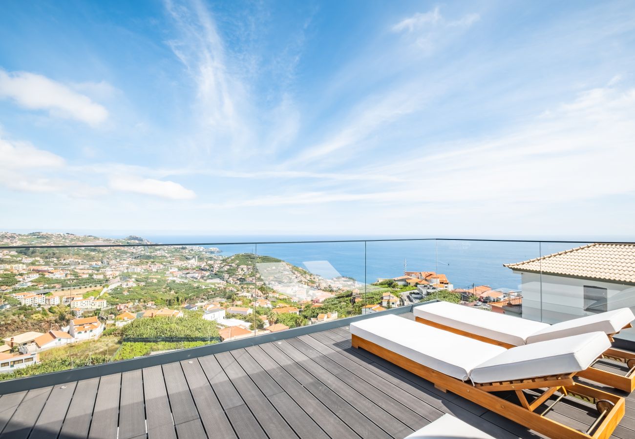 Villa in Câmara de Lobos - House of Cork and Ivy - By WeHostMadeira