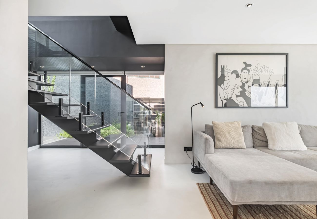 Villa in Câmara de Lobos - House of Cork and Ivy - By WeHostMadeira