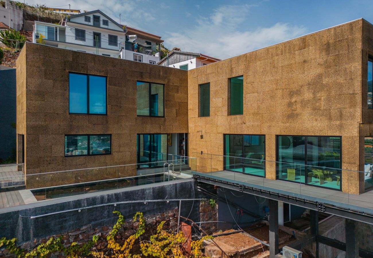 Villa in Câmara de Lobos - House of Cork and Ivy - By WeHostMadeira