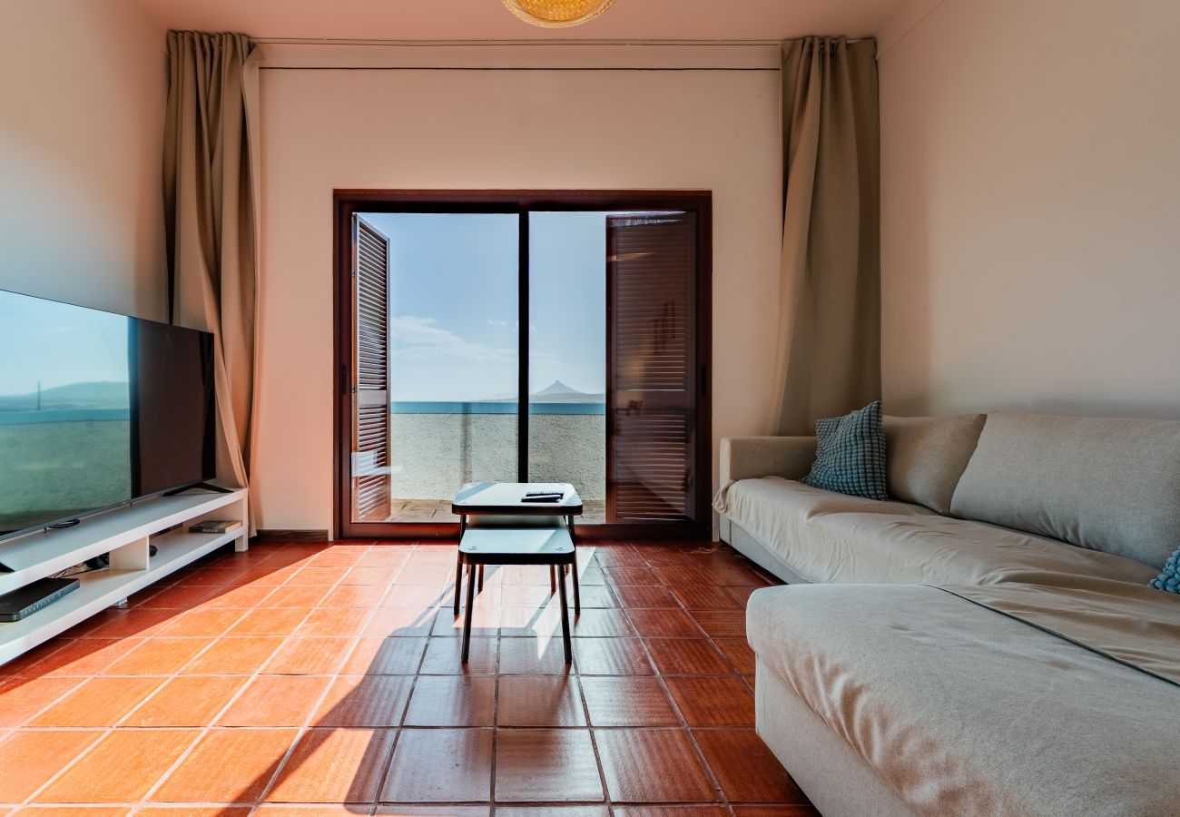 House in Porto Santo - Sailor House - By WeHostMadeira