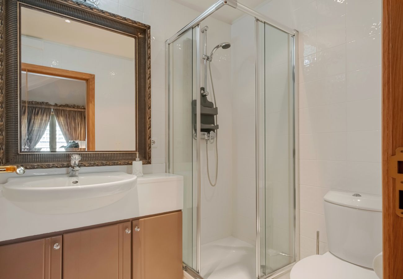 Apartment in Funchal - Cliff View Apartment - By WeHostMadeira