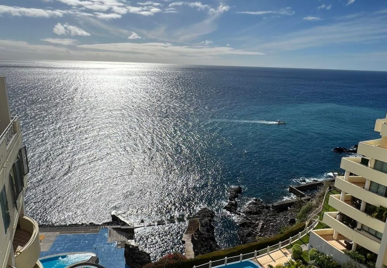 Apartment in Funchal - Cliff View Apartment - By WeHostMadeira