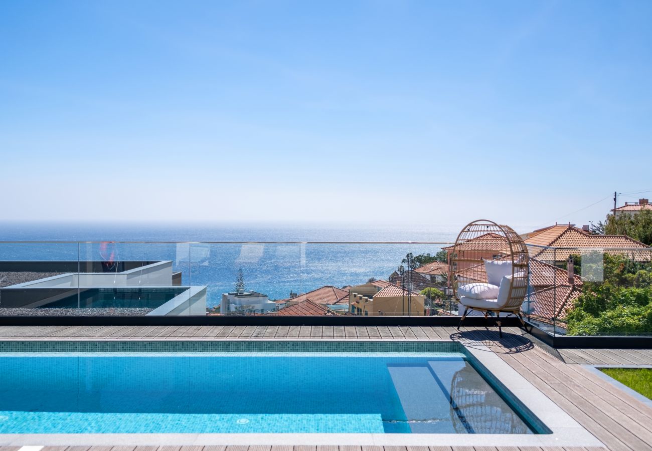 House in Funchal - Art House - By WeHostMadeira