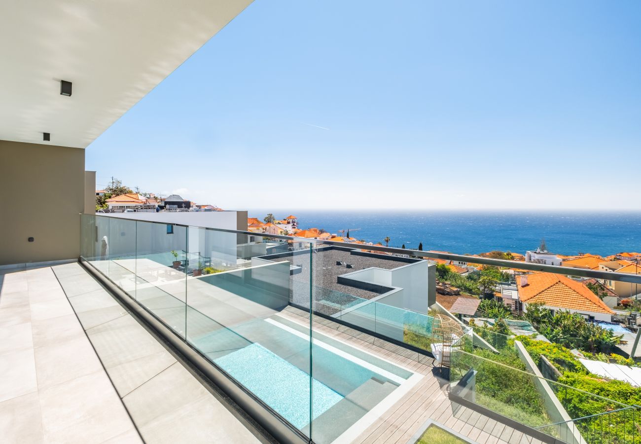 House in Funchal - Art House - By WeHostMadeira
