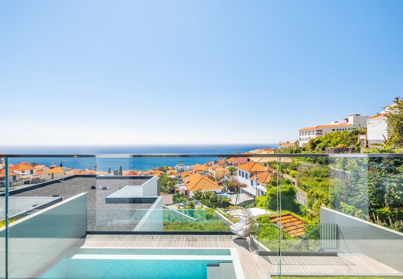 House in Funchal - Art House - By WeHostMadeira