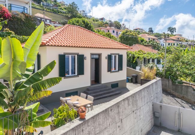 House in Funchal - Funchal Sea View - By WeHostMadeira