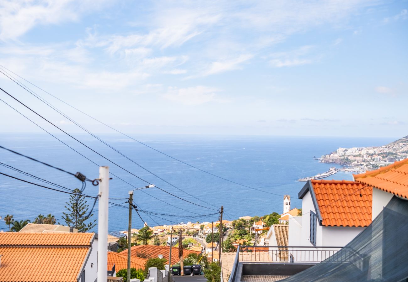 House in Funchal - Funchal Sea View - By WeHostMadeira